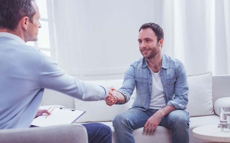 what does a peer support specialist do